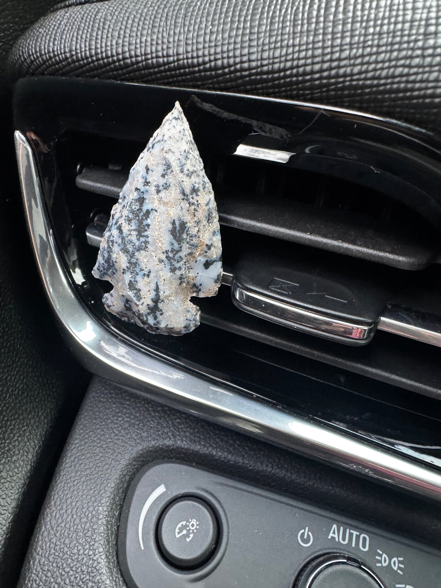 Arrowhead Car Vent Clip