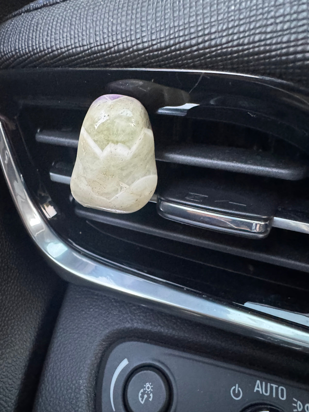Amegreen African Stone Crystal Car Vent Clip