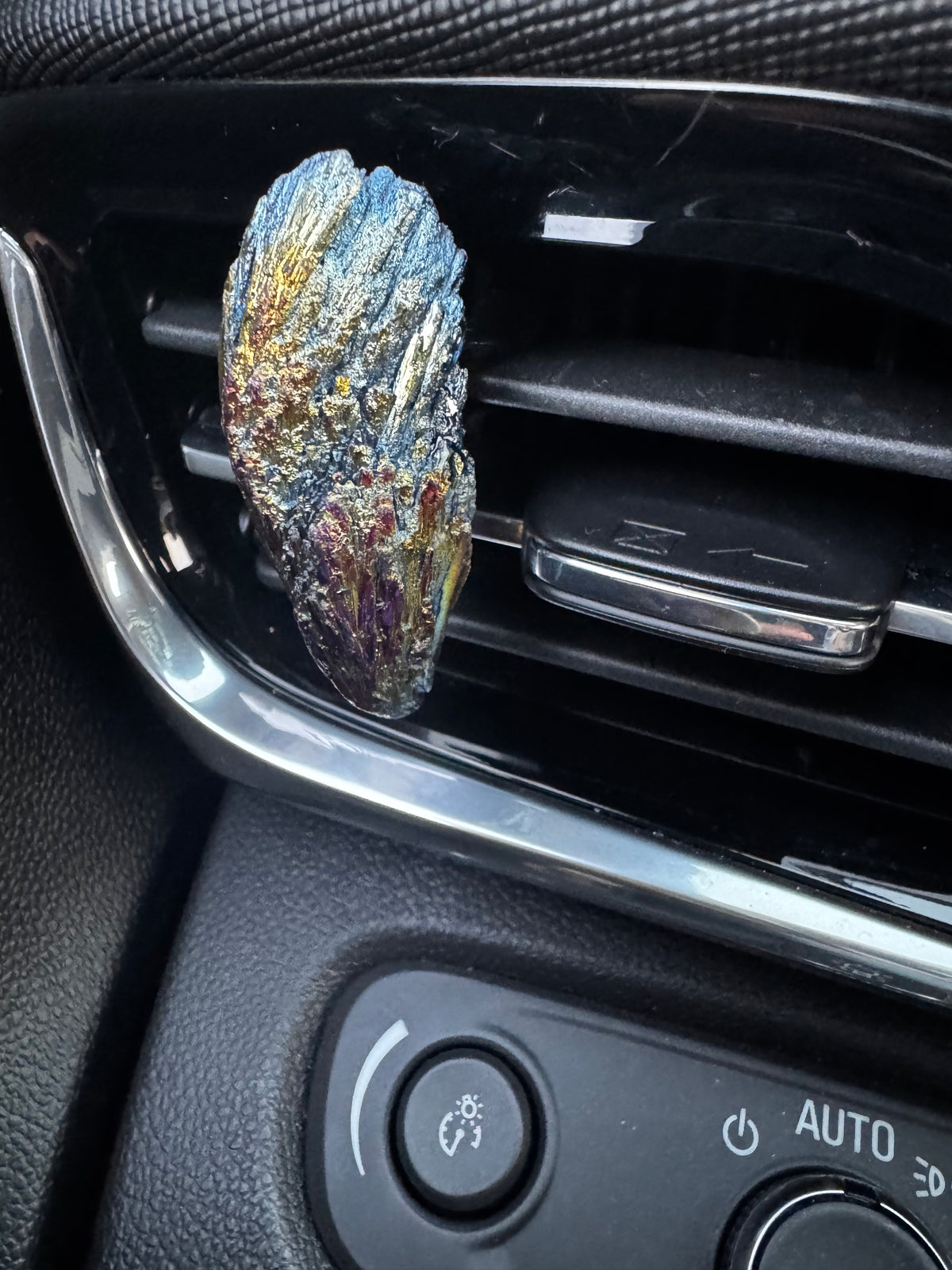 Aura Kyanite Blade Crystal Car Vent Clip